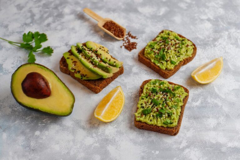 how many calories in avocado toast